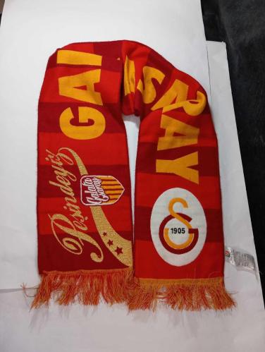 Mayatki Galatasaray GS atkı. Resimlerdeki haliyle koleksiyon dekorluk kullanimlik