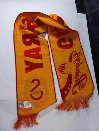 Mayatki Galatasaray GS atkı. Resimlerdeki haliyle koleksiyon dekorluk kullanimlik