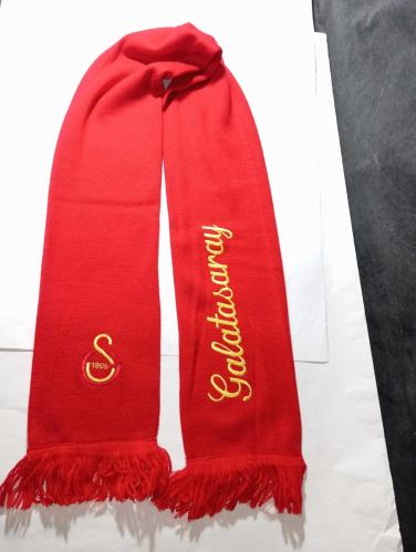 Galatasaray GS atkı. Resimlerdeki haliyle koleksiyon dekorluk kullanimlik