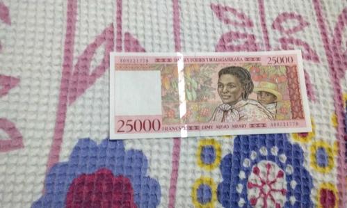 ** MADAGASKAR ( 25.000 * FRANCS ) 1998 - ÇİL