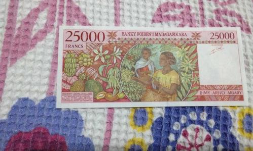 ** MADAGASKAR ( 25.000 * FRANCS ) 1998 - ÇİL