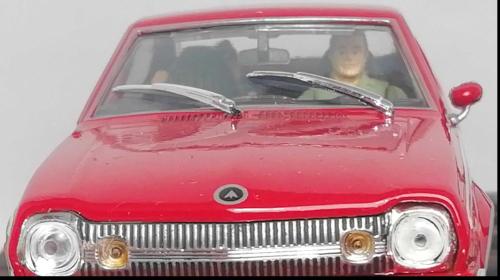 007 JAMES BOND AMC HORNET - THE MAN WITH THE GOLDEN GUN FİLMİ 1/43 ÖLÇEKLİ DİECAST MODEL ARAÇ KAİDE VE PANORAMİK GÖRÜNTÜLÜ AKRİLİK KORUMALI KUTUSUNDA