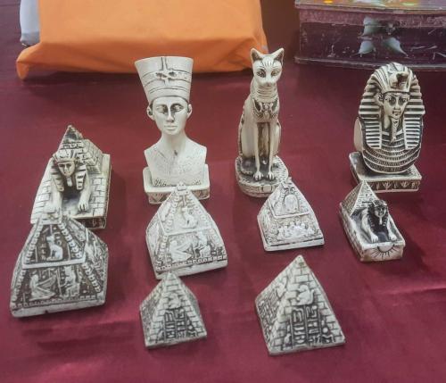 ANTİK MISIR TEMALI 10 ADET BİBLO Nefertiti Firavun, Mısır Pramiti, Kedi Firavun   ÇOK ÇOK İYİ  KONDİSYON - Koleksiyon ve Hediyelik  Uygun Fiyat