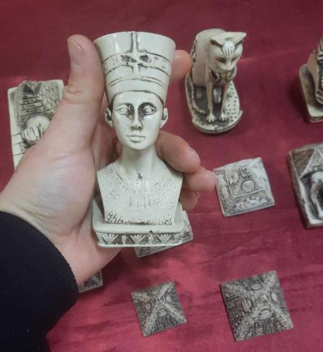 ANTİK MISIR TEMALI 10 ADET BİBLO Nefertiti Firavun, Mısır Pramiti, Kedi Firavun   ÇOK ÇOK İYİ  KONDİSYON - Koleksiyon ve Hediyelik  Uygun Fiyat