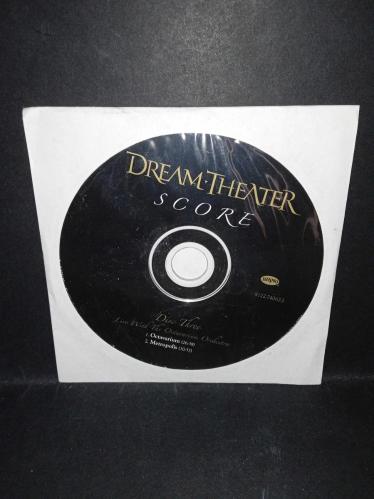 CD dream theater Score Disc Three. Orijinal. Kartoneti yok. Dinlemeyi etkilemeyen çizikler var. Sorunsuz çalışıyor.
