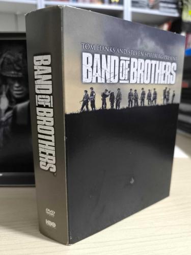 Band of Brothers – Özel Koleksiyon Seti (Tom Hanks & Steven Spielberg Sunar)