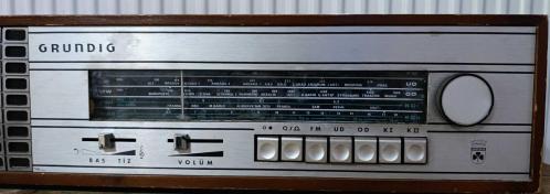 1970 YILLARI GRUNDİG MARKA AHŞAP KASALI FM Lİ FAAL ÇALIŞAN RADYO