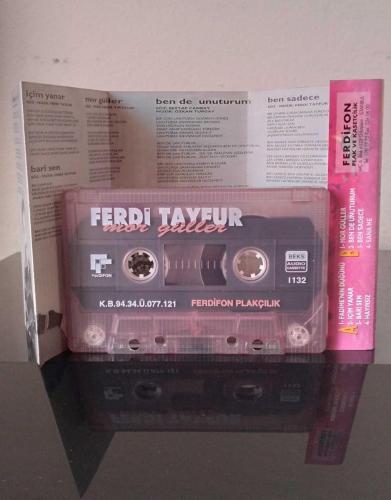 Ferdi Tayfur - Mor Güller / İçim Yanar