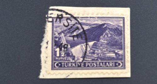 Türk Pulu - Turkish Stamp - Mektup Zarfından Kesilmiş /  Postadan Geçmiş Pul Filateli -  DAMGALI - ANKARA BARAJI TEMALI PUL ,  1 1/2 KURUŞ - Türkiye Cumhuriyeti - NOSTALJİK DOĞUM GÜNÜ HEDİYESİ