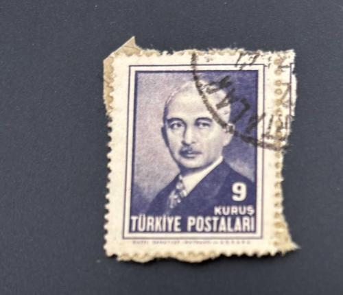 Türk Pulu - Turkish Stamp - Mektup Zarfından Kesilmiş /  Postadan Geçmiş Pul Filateli - DAMGALI - İSMET İNÖNÜ TEMALI PUL ,  9 KURUŞ - Türkiye Cumhuriyeti - NOSTALJİK DOĞUM GÜNÜ HEDİYESİ