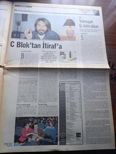 Radikal İki Gazetesi - Turkish Newspaper - 19 Mayıs 2002 - Sayı 293 - Yaşar Kemal dünyamızda su katılmamış benim İnce Memed'lerde mecbur diye söz ettiğim insanlar var fotoğraf - 19 Mayıs gösterileri - yürek hoplatan Sheryl Crow - Tanrı Bülent Ecevit'i korusun - Mozart günleri - Banu Haznedar'ın takı sergisi Bis heykel ve takı galerisinde - tiyatro yeni bir hayat için - güçlü devlet zayıf hükümet yazan Ahmet İnsel - Luna zeytinyağı - solda cürmü kadar yer yakacakıp kıpraşmalar yazan Ahmet Çakmak - ev kadını ya da hiçbir şey olmak yazan Gönül Kıvılcım - Yedi milyarda 11 kişi yazan Lale Müldür - soylu insanlar mecbur insanlar yazan Özdemir İnce - Bir adet 19 Mayıs yazı gösterisi yazan Cihan Demirci - Kör Talih'in henüz legal albümü yok- Gün Zileli'nin havariler kitabı yazan Sezai Sarıoğlu - Zeki Demirkubuz C Blok'tan itirafa Yazan S. Ruken Öztürk - Aslan asker Şvayk'ın fars hali yazan Sevda Şener - yumuşak g sizin olsun yazan Can Gürzap - Evren biter Yıldız savaşları bitmez