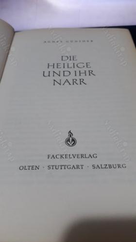 DIE HEILIGE UND IHR NARR