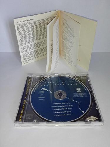 CD Dire Straits love over gold Remastered. 1996 baskı Orijinal. Dinlemeyi etkilemeyen çizikler var, sorunsuz çalışıyor. Kartoneti tertemiz Koleksiyonluk