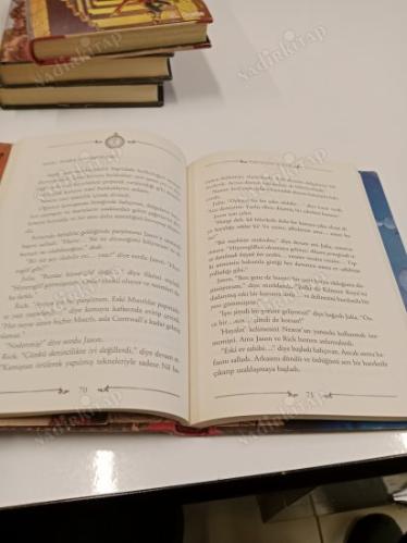Ulysses Moore 1: Zaman Kapısı - İlk Defter ( Ciltli Şömizli )