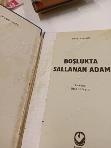 BOŞLUKTA SALLANAN ADAM