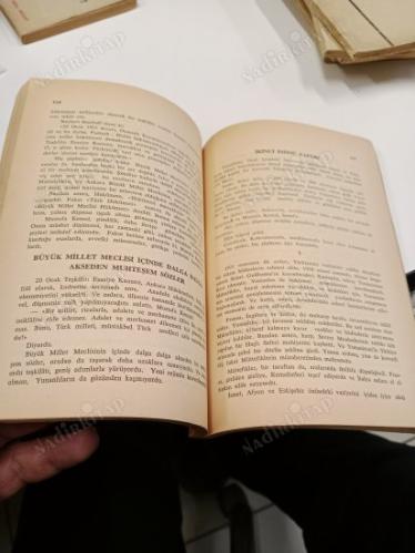 YABANCI GÖZÜ İLE ATATÜRK : 1 - KURT ve PARS MUSTAFA KEMAL