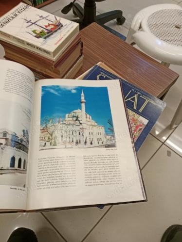 İSTANBUL- Türk İstanbul'u / YAHYA KEMAL, Boğaziçi Medeniyeti, ABDÜLHAK ŞİNASİ HİSAR/, İstanbul'un mevsimleri ve sanatlarımız/ AHMET HAMDİ TANPINAR
