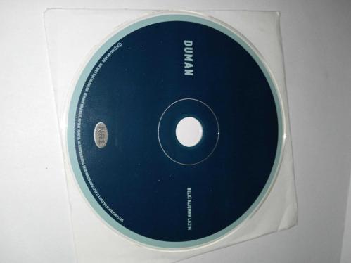 CD Duman belki alışman lazım albümü. Orijinal. Kartoneti yok. Dinlemeyi etkilemeyen çizikler var. Sorunsuz çalışıyor.
