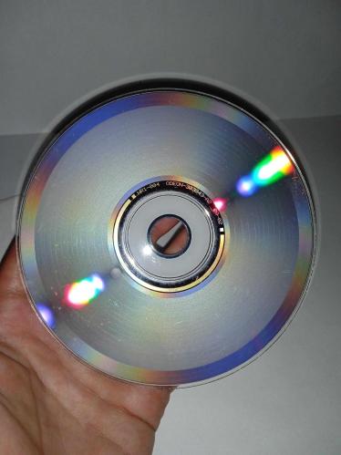 CD Duman belki alışman lazım albümü. Orijinal. Kartoneti yok. Dinlemeyi etkilemeyen çizikler var. Sorunsuz çalışıyor.
