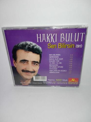 CD Hakkı bulut Sen bilirsin (51) albümü. Orijinal 2004 baskı. Disk 10 üzerinden 9. Sorunsuz çalışıyor.Koleksiyonluk