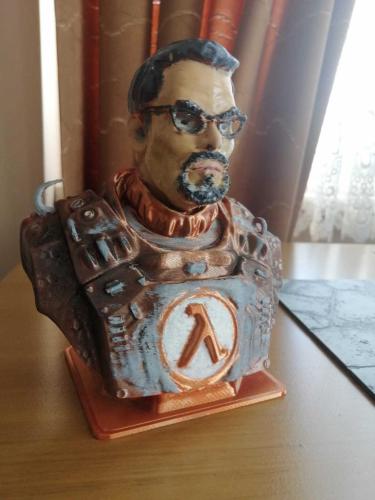 Gordon Freeman Büstü