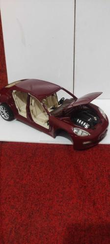 Porsche panamera eksikli 1/18 scala