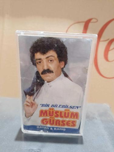MÜSLÜM GÜRSES BİR BİLEBİLSEN KARTONET YORGUN