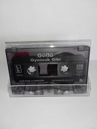 Kaset Güllü oyuncak gibi albümü. Orijinal 1994. Kartoneti yok, baştan sona dinlendi sorunsuz çalışıyor.