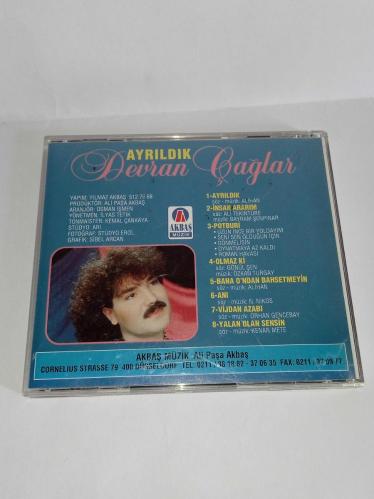 CD Devran Çağlar ayrıldık albümü. Orijinal AKBAŞ Müzik ALMAN baskı dönem albüm. Disk 10 üzerinden 9.8 Tertemiz sorunsuz çalışıyor. NADİR Koleksiyonluk