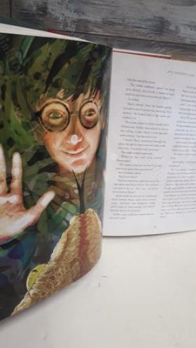 Harry Potter and the Philosopher's Stone: Illustrated Edition ( Felsefe taşı resimli ciltli şömizli)