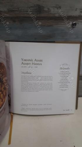 Siirt Mutfağı - Yrd. Doç. Dr. Aynur İlhan Tunç / Ciltli - Prestij Baskı Yöresel Yemek Kitabı / Renkli - Resimli - Kuşe