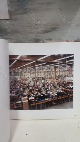 ANDREAS GURSKY THE MUSEUM OF MODERN ART