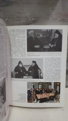 İstanbul Ermeni Kiliseleri - Ciltli, Şömizli, Türkçe ve Ermenice ithaflı, İmzalı. (Türkçe, Ermenice, İngilizce. Paralel text)