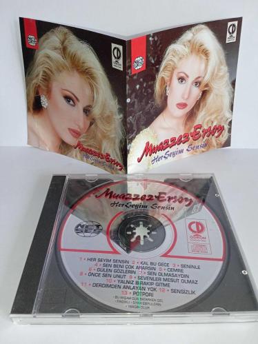 CD Herşeyim Sensin Muazzez Ersoy Her Şeyim sensin albümü. Orijinal 1992 NET SES GmbH ALMAN baskı dönem albüm. Disk 10 üzerinden 9 sorunsuz çalışıyor. ULTRA NADİR Koleksiyonluk