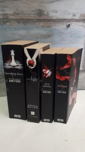Breaking Dawn - Twilight - New Moon - Eclipse 4 KİTAP TAKIM