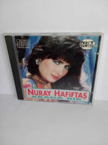 CD Nuray Hafiftaş arada Bir albümü. Orijinal 1993 NET SES GmbH ALMAN baskı dönem albüm. Disk 10 üzerinden 9 sorunsuz çalışıyor. NADİR Koleksiyonluk