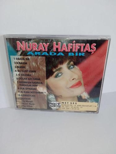 CD Nuray Hafiftaş arada Bir albümü. Orijinal 1993 NET SES GmbH ALMAN baskı dönem albüm. Disk 10 üzerinden 9 sorunsuz çalışıyor. NADİR Koleksiyonluk