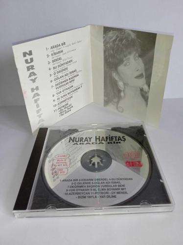CD Nuray Hafiftaş arada Bir albümü. Orijinal 1993 NET SES GmbH ALMAN baskı dönem albüm. Disk 10 üzerinden 9 sorunsuz çalışıyor. NADİR Koleksiyonluk