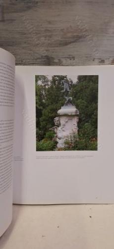 PAINTING THE MODERN GARDEN