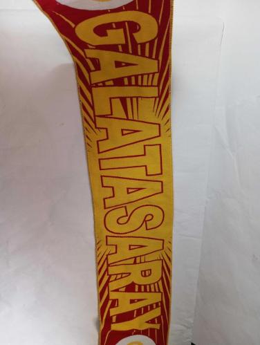 Galatasaray GS atkı. Resimlerdeki haliyle koleksiyon dekorluk kullanimlik