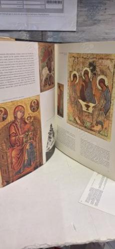 ART TREASURES OF THE WORLD An Illustrated History in Colour - Büyük Boy Şömizli