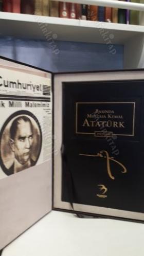 Basında Mustafa Kemal Atatürk 1912-1938 (Deri Ciltli Olup Orijinal Kutu İçerisindedir)