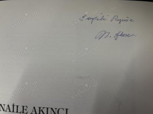Naile Akıncı: Sırüstü resim sergisi. 7 Ekim - 30 Ekim 1996. [Sergi kataloğu] İMZALI