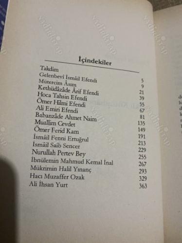 AYAKLI KÜTÜPHANELER 'ilk basım'