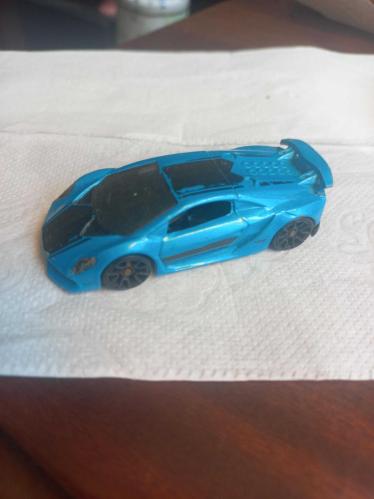 Mattel tarafından üretilen Hot Wheels Lamborghini Sesto Elemento modeli