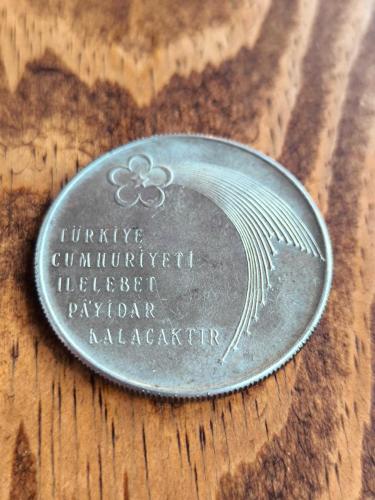 TÜRKİYE CUMHURİYETİ 50.YIL GüMüŞ HATIRA 100 LİRASI....