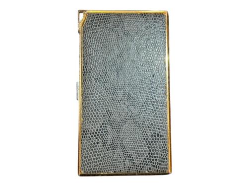 colibri tabakalı çakmak pirinç üzeri yılan derisi kaplamalı çalışır durumda 14 cm 8 cm ölçülerinde