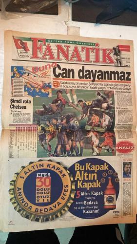 FANATİK SPOR GAZETESİ - TURKISH NEWSPAPER - DOĞUM GÜNÜ HEDİYESİ  - EKSİKSİZ TAM TAKIM GAZETE - 26 EYLÜL 1999 - SAYI:1406 - BEŞİKTAŞ - KOCAELİSPOR - ERTUĞRUL - MÜNCH - İLKER - BRIEGEL - AHMED DURSUN - SERDAR - SHORUNMU - YASİN - SELLAMİ - STINGACIU - ZEKİ - NAZMİ AVLUCa - ŞEREF EROĞLU - HAKKI BAŞAR - HAMZA YERLİKAYA - GÜVEN TANER - TAYLAN UYGUR - DOĞAN BABACAN - YEMEN EKŞİOĞLU - METİN TÜKENMEZ - RAHMAN SAĞIROĞLU - BU VATAN - GERÇEK SPOR GAZETESİ - FANATIK - HEPİMİZİN - KARTAL BÜYÜYÜ BOZDU - KARTALI ERTUĞRUL UÇURDU - SÖKE SÖKE - KARTAL TAM GAZ - BEŞİKTAŞ’A BU YAKIŞIR - HAVAYA GİRDİLER - KOCAELİ’NE DESTEK - AVRUPA ŞAMPİYONU NAZMİ AVLUCa - DURAN TOP BECERİSİ - ELEMTEREFİS - SÜPER SOLAK İŞBAŞINDA - CİM BOM MAÇ FAZLASIYLA LİDER - FENERBAHÇE ALTAY ÖNÜNDE - BEŞİKTAŞ DENİZLİSPOR’U HAVALANDIRDI - BRUNO’DA PROBLEM YOK - BAŞKAN YILDIRIM’DAN SON UYARI - MAZERET İSTEMEM - TARAFTAR BAŞARI İSTİYOR - ZORLU MAÇLAR GALATASARAY ROBOT GİBİ - CHELSEA GALİP - HERTHA BERABERE - BEŞİKTAŞ - KOCAELİSPOR - 1-0 -