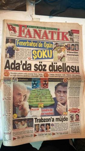 FANATİK SPOR GAZETESİ - TURKISH NEWSPAPER - DOĞUM GÜNÜ HEDİYESİ  - EKSİKSİZ TAM TAKIM GAZETE - 28 EYLÜL 1999 - SAYI:1409 - FENERBAHÇE - GAZİANTEPSPOR - MTK BUDAPEŞTE - OGÜN - PREKO - SAFFET - MURAT YAKIN - RIDVAN DİLMEN - CEMİL TURAN - RÜŞTÜ - SERGEN - DIMAS - BOLİÇ - OULARE - MOLDOVAN - TAYFUN - FARUK - GALATASARAY - CHELSEA - HAGİ - HAKAN ÜNSAL - PETRESCU - POYET - DESCHAMPS - WISE - DESAILLY - TERİM - VIALI - ERICH RIBBECK - SEPP PIONTEK - BU VATAN - GERÇEK SPOR GAZETESİ - FANATIK - HEPİMİZİN - FENERBAHÇE’DE OGÜN ŞOKU - BİR İYİ BİR KÖTÜ - MURAT BİLMECESİ - FENER’E YEŞİL IŞIK - TARAFTARA DAVET - DIMAS’IN SON GÜNLERİ - BİLETTE YİNE FİYASKO - KANARYA’YA ALMAN HAKEM - MTK’Yİ RAHAT ELERİZ - 4 PUAN YİTİRDİK - MOLDOVAN İYİYDİ - PANİĞE KAPILDIK - BOLİÇ: KURBAN GİBİYİM - FENERBAHÇE KOLLARI SIVADI - TAYFUN İÇİN FARK ETMİYOR - FARUK 1,5 AY SONRA İDMANDA - GALATASARAY - CHELSEA (MAÇ ÖNCESİ) - FENERBAHÇE - GAZİANTEPSPOR - 0-0