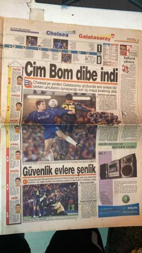 FANATİK SPOR GAZETESİ - TURKISH NEWSPAPER - DOĞUM GÜNÜ HEDİYESİ  - EKSİKSİZ TAM TAKIM GAZETE - 29 EYLÜL 1999 - SAYI:1410 - GALATASARAY - CHELSEA - HERTHA BERLIN - MILAN - TAFFAREL - HAGİ - HAKAN ÜNSAL - ARİF - LEBOEUF - PETRESCU - DESCHAMPS - WISE - DESAILLY - OGÜN - OULARE - PREKO - MOLDOVAN - BOLİÇ - MURAT YAKIN - RIDVAN DİLMEN - RÜŞTÜ - CEMİL TURAN - ALİ YILDIRIM - NECİL ÜLGEN - MEHMET Y. YILMAZ - COŞKUN ÖZARI - İSMET TONGO - OSMAN TANBURACI - OĞUZ DİZER - VEDAT DANACI - YUSUF DURSUN - BU VATAN - GERÇEK SPOR GAZETESİ - FANATIK - HEPİMİZİN - TAFFAREL’İN İHANETİ - YAZIK OLDU - DUAM KABUL OLMADI - TALİHİN BÖYLESİ - KADERİMSE GÜLERİM - GALATASARAY YENİLGİYİ HAKETMEDİ - İNGİLİZLER’İN ÇİRKİN TEZGAHI - MILAN-HERTHA 1-1 - OGÜN’DEN SONRA OULARE DE SAKAT - TAYFUR: KARTAL BRIEGEL’LE GÜZEL - FENER’E İKİNCİ DARBE - BİZE GÜVENİN - ZAFFER BİZİM OLACAK - MR’I ÇEKİLDİ - MORALİ BOZUK - SAKATLIKTAN KURTULAMIYOR - OYNAMASI İMKANSIZ - PREKO’NUN AZ DA OLSA UMUDU VAR - GOLCÜLER HAZIR - ÖZÜR DİLEYEN MURAT